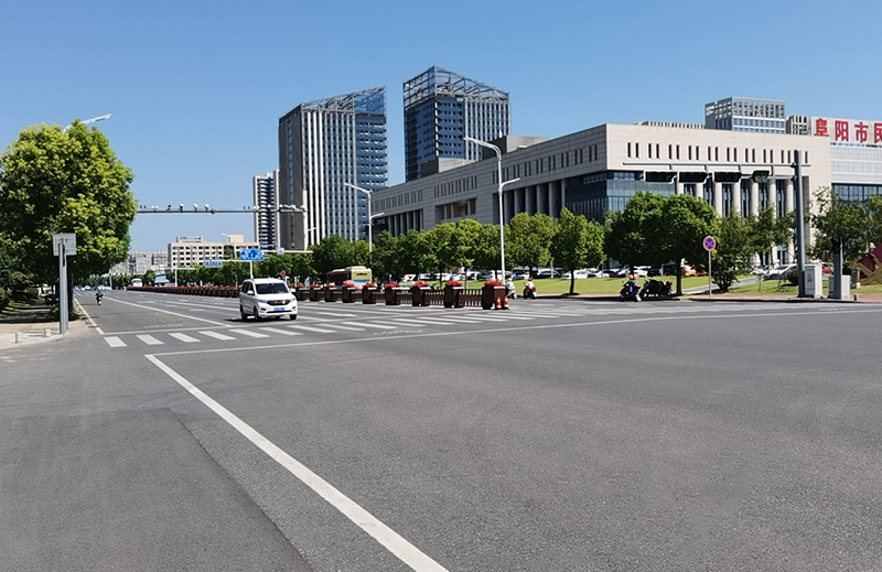 安徽阜陽-道路中央護欄花箱