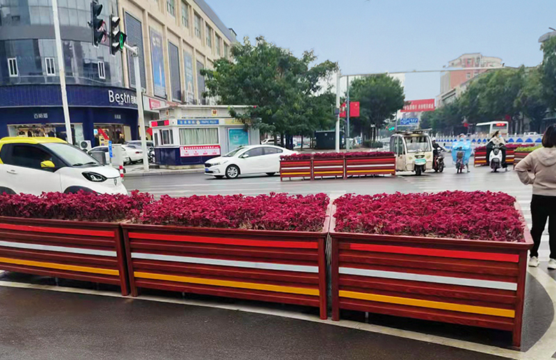 河南安陽 道路交口花箱隔斷